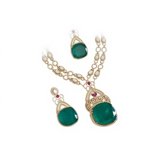 Ensemble élégant de collier et boucles d'oreilles en laiton plaqué or avec moissanite pour femme, idéal pour fiançailles, anniversaire, mariage - Product Image 2