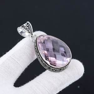 จี้เงินแท้ 925 ประดับพลอยคุนไซต์สีชมพูสวยงาม งานแฮนด์เมด สไตล์คลาสสิกสำหรับผู้หญิง ดีไซน์โบราณเก๋ไก๋ - Product Image 1