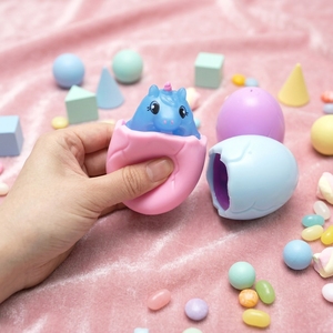 Jouet anti-stress souple en TPR en forme d'œuf de licorne à remontée lente, à presser et à ventouse, pour Pâques, soulagement du stress et décompression, jouet apaisant - Product Image 4