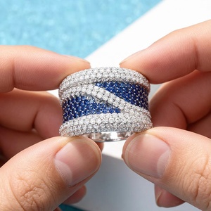 Anello da Uomo Trendy con Micro Pavé <span class=keywords><strong>di</strong></span> Zirconi Cubici, Anello Impilabile da Donna a Forma <span class=keywords><strong>di</strong></span> Fiore per <span class=keywords><strong>Matrimonio</strong></span>, Fidanzamento, Set <span class=keywords><strong>di</strong></span> Gioielli per Coppie - Product Image 4