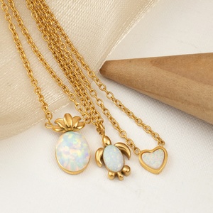สร้อยคอจี้เต่าทะเลโอปอลสีขาวสแตนเลสสตีลชุบทอง 18K กันน้ำ ไม่หมอง คงทน สวยงาม เหมาะสำหรับผู้หญิง - Product Image 2