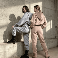 Ensemble de survêtement et sweat à capuche oversize personnalisé pour femme, comprenant un sweat-shirt court uni, un pantalon de survêtement et un pantalon de jogging, idéal pour le sport