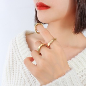 Anillo de cadena de acero inoxidable con Ciempiés chapado en oro de 18k, cadena cubana ajustable, joyería al por mayor - Product Image 2