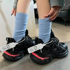 Zapatillas de Estilo Deportivo de Moda 2026, de Alta Calidad, Transpirables, de Diseño, con Luces LED de Triple Seguimiento, para Correr - Product Image 1