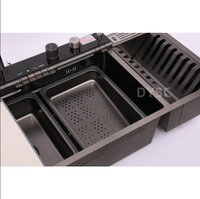 Évier de cuisine intelligent à double cuvette en nid d'abeille en acier inoxydable Évier cascade à affichage numérique à 7 boutons avec porte-vaisselle