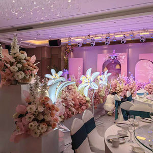 Lampadario con fiori di giglio <span class=keywords><strong>LED</strong></span> fata di nozze sfondo palcoscenico AC alimentato luce di ingresso decorazione per la casa farfalla per feste - Product Image 4