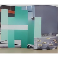 Rak Display Kain Tension Lengkung Berbentuk S dengan Bingkai Aluminium, Sarung Bantal Photo Booth Pameran Dagang, Cetak Logo Kustom