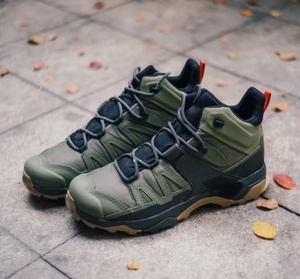 Chaussures de montagne pour hommes Ultra 4 High-top GTX imperméables, chaussures de randonnée durables pour la montagne et le tout-terrain - Product Image 1