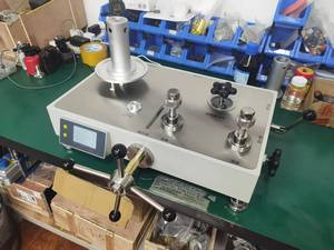 HSIN-600 Probador de Pistones de Peso Muerto Digital Hidráulico, Calibrador de Manómetros de 600 bar, Equipo de Prueba de Calibración para Laboratorio OEM HSIN-600 - Product Image 6