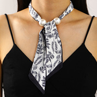 Nouveau Collier Polyvalent et Tendance en Perles d'Imitation avec Nœud Écharpe en Dentelle, Délicats Accents Perlés, Collier Cordon Élégant et Chic