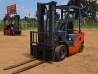 Chariot élévateur électrique à 4 roues de 5 tonnes, alimenté par batterie au lithium, chariot élévateur contrepoids CPD50 pour la manutention de matériaux en entrepôt