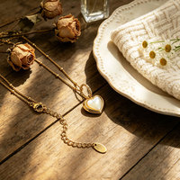 Colliers pendentifs en acier inoxydable plaqué or 18 carats de haute qualité, anti-ternissement, avec cœur en nacre, pour femmes