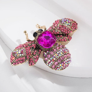 Broche de Abeja Adorable Chapado en Oro con Hebilla Decorativa Multifunción para Mujeres y Hombres - Regalo para Bodas/Fiestas de Compromiso - Product Image 1