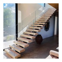 Escalier peu encombrant à marches ouvertes, escalier solide avec fixation murale