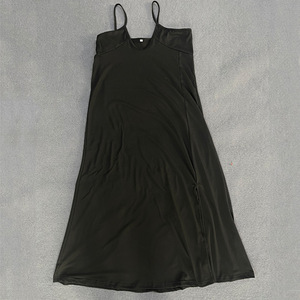 Nouvelle sangle <span class=keywords><strong>petite</strong></span> <span class=keywords><strong>robe</strong></span> <span class=keywords><strong>noire</strong></span> Sexy et doux col en v bas rétro longue fente latérale <span class=keywords><strong>robe</strong></span> <span class=keywords><strong>noire</strong></span> femmes - Product Image 6