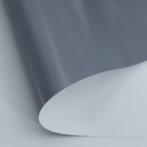 Bannière publicitaire en PVC 840d*840d personnalisée, imprimée, matériau média pour enseignes publicitaires, bannière flexible brillante ou mate, rouleau de bannière frontlit - Product Image 4