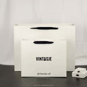 Sac de shopping en papier kraft beige crème de luxe recyclé avec votre propre logo, ruban, poignée, nœud pour l'emballage cadeau, impression personnalisée - Product Image 3