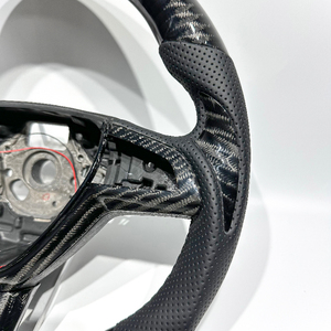 Volante Sportivo in Pelle Perforata in Fibra di Carbonio Nera con LED Personalizzabile in Fabbrica, Adatto per Skoda Octavia RS - Product Image 2