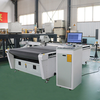 Machine de découpe automatique CNC à couteau vibrant 1625 pour tissus d'intérieur de voiture, semelles intérieures et cuir artificiel – Haute efficacité