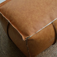 Pouf carré en similicuir marocain, ottoman futon et repose-pieds coussiné pour salon, hôtels et maisons d'hôtes