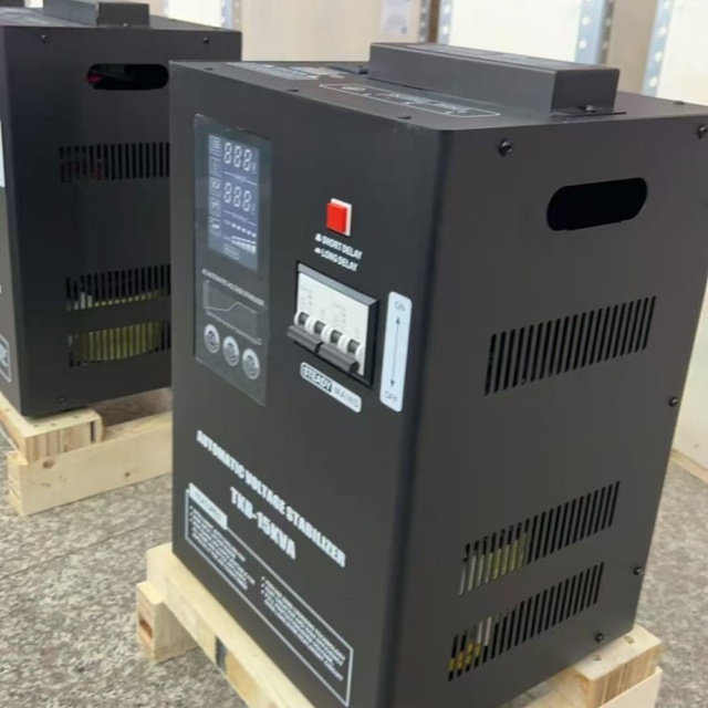 80V-260V Single-Phase Input Automatic Voltage Regulator AVR15Kva 1KVA to 30KVA TKB AC220V LED Display Screen SVC TND Application