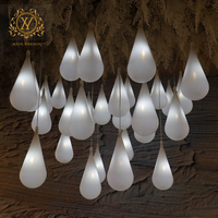 Lampe à suspension en forme de gouttelette Lumière chaude LED élégante Décoration suspendue à 10 têtes pour accessoires de fête de mariage