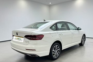 Lavida d'occasion modèle 2022 280TSI DSG Comfort Edition LHD Euro VI 150-200 ch Turbo, berline familiale compacte à faible consommation de carburant - Product Image 2
