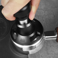 Prensa de Café Ajustable con Logotipo Personalizado OEM, Herramienta de Prensado de Café Autonivelante con Base de Acero Inoxidable de Precisión