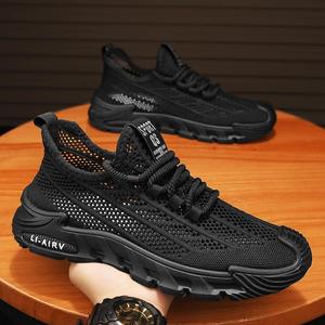 Comfortable new men's sports shoes with breathable <b>laces</b> and running shoes are suitable for all seasons of winter and spring. - Product Image 3