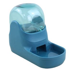 Neuankömmling Umwelt freundliche Auto Feeder Bowl für mittelgroße Katzen Hunde Liebenswerte Plastik flaschen mit großer Kapazität Schwerkraft - Product Image 3