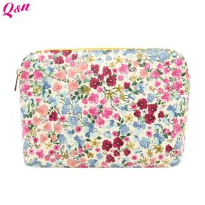 2025 Elegant Eco-Friendly <b>Large</b> <b>Capacity</b> Portable Makeup Organizer Canvas Canvas <b>Bag</b> Zipper Closure <b>Large</b> <b>Capacity</b> - Product Image 3