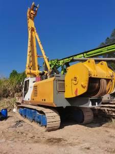 Grue sur chenilles BAUER BG 38 d'occasion, engin de construction avec composants essentiels : boîte de vitesses, moteur, engrenages - Product Image 2