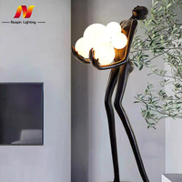 Corps humain moderne minimaliste et créatif Salon Coin Résine Décoration Lampadaire LED debout