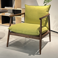 Fauteuil de salon d'hôtel haut de gamme en bois massif, finition peinture ouverte en bois de frêne, siège en tissu respirant, mobilier de chambre de villégiature