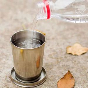 แก้วน้ำสแตนเลสสีเงินแบบคลาสสิก เก็บความร้อน พกพาสะดวก สำหรับเดินทาง แคมป์ปิ้ง พับได้ ยืดหดได้ - Product Image 1