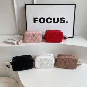 2024 nouveaux sacs en cuir PU à la mode femmes sacs à main dames coeur sacs à main et sacs à main pour femmes - Product Image 2