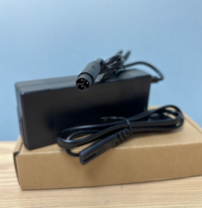 Chargeur de batterie pour vélo électrique 36V, sortie 42V 2A avec connecteur Julet 3 broches, charge intelligente CAN-BUS pour Specialized Turbo Levo & Orbea Gain - Product Image 5