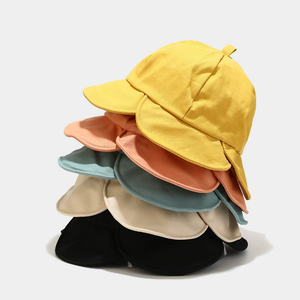 Chapeaux de paille décontractés avec bordure de pêcheur colorée et motif rayé, chapeaux seau brodés à la main - Product Image 1