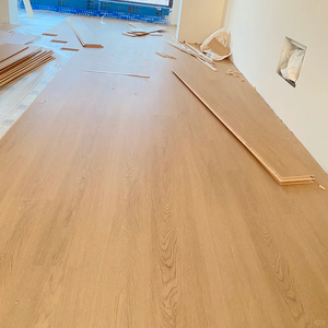 Parquet en bois d'ingénierie à lattes larges certifié FSC Grade AB, anti-rayures, à clipser, peint à la main, multicouche 20mm pour villa - Product Image 2