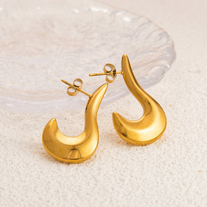 ต่างหูหมุดชุบทองรูปตัวยูสำหรับผู้หญิงเครื่องประดับแฟชั่น EH11239อัลลอยสังกะสี - Product Image 1