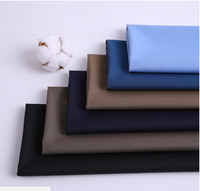 Tissu en polyester et viscose tissé, finition nette, surface mate élégante, pour costume de visioconférence professionnelle