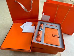 Boîte cadeau luxueuse avec un stylo, un parapluie et un carnet de notes pratiques et créatifs pour un événement d'entreprise - Product Image 4