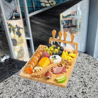 Plateau à charcuterie en bambou écologique personnalisé OEM avec couteau à fromage, fourchette, spatule et boîte cadeau pour dégustation de vin