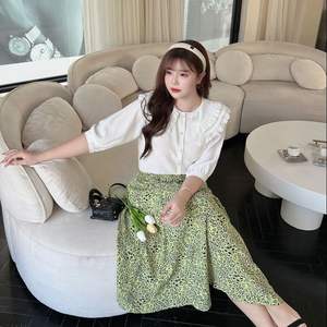 Blusa de Chifón para Mujer Runqi N8274, Color Blanco Sólido, Cuello Peter Pan, Adorno con Volantes, Manga Corta, para Uso Diario - Product Image 5