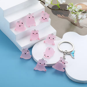 6種のポーズ ピンクヨガピッグ レジンチャーム 3D蓄光ペンダント DIYジュエリー製作アクセサリー ハンドメイドピアス・ネックレス用 W274 - Product Image 3