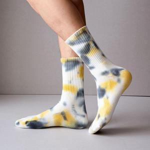 ถุงเท้า2023สำหรับผู้หญิงและผู้ชายถุงเท้ากีฬาผ้าคอตตอนเนื้อหนาสำหรับใส่ไปงานฮิปฮอปผ้าฝ้ายพิมพ์ลายสีสันสดใส - Product Image 1