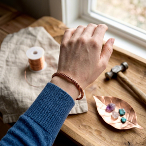 Bracelet torsadé en cuivre pur fait main, bijou de guérison en fil de cuivre massif, pour hommes et femmes, OEM - Product Image 1