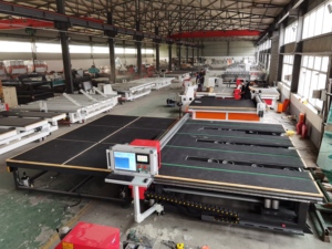 Máquina de Corte de Vidrio CNC de Alta Precisión, Totalmente Automática, con Mesa de Rotura, 0.5-5m/min, Grosor de 3-25mm, Potencia de 18kW, Fácil de Operar - Product Image 4