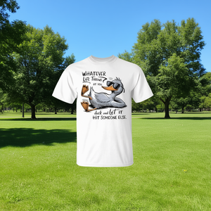 Camiseta: Lo que la vida te lance, hazlo sufrir a otra persona - Product Image 3