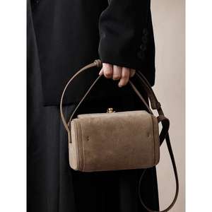 กระเป๋าถือสะพายข้างสไตล์ฝรั่งเศสย้อนยุคคุณภาพสูงสำหรับผู้หญิง ปี 2025 ดีไซน์หรูหรา สไตล์ลำลอง ทรงหมอน  แบบเปิดปิด  บุด้วย PU - Product Image 1